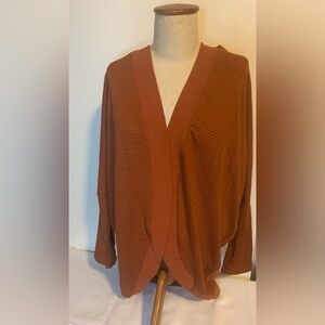 Batwing lightweight, color terracotta 
Size M